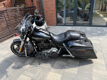 2013 Harley-Davidson Street Glide, чёрный, 1150000 рублей, вид 2