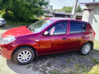 2014 Renault Sandero I, красный, 739999 рублей, вид 4