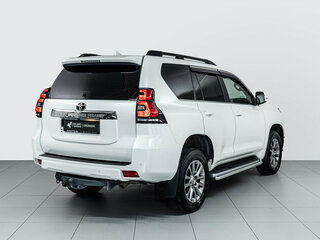 2020 Toyota Land Cruiser Prado 150 Series Рестайлинг 2, белый, 5390000 рублей, вид 4