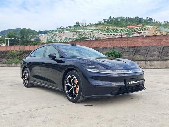 2026 Changan Qiyuan A06 28.39 kWh, чёрный - вид 2