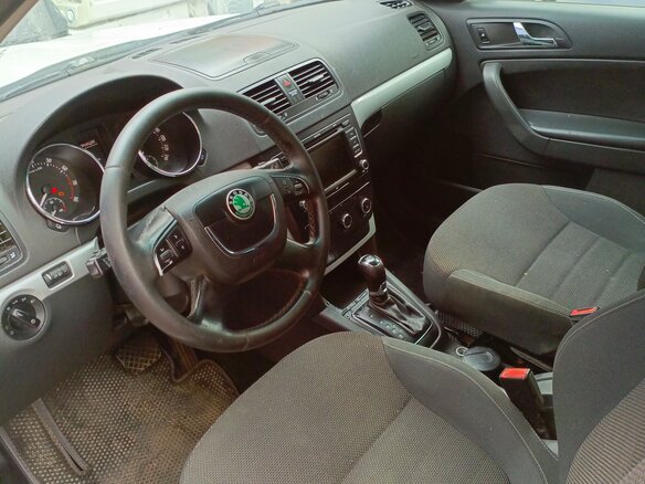 2013 Skoda Yeti I, белый - вид 4