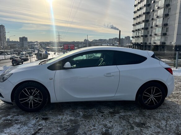 2013 Opel Astra GTC J Рестайлинг, белый, 840000 рублей - вид 5