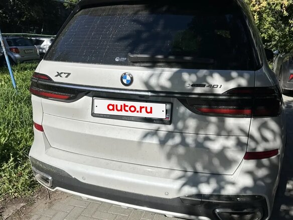 2024 BMW X7 40i I (G07) Рестайлинг, белый - вид 1