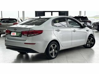 2016 Kia Rio III Рестайлинг, серебристый, 1029000 рублей, вид 5
