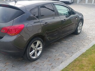 2011 Opel Astra J, серый, 600000 рублей, вид 4