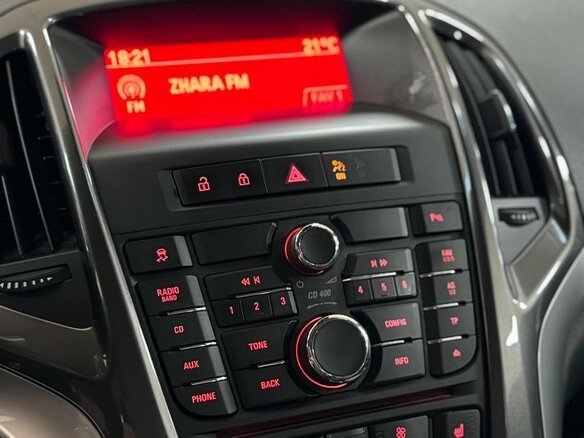 2013 Opel Astra J Рестайлинг, бежевый, 595000 рублей - вид 8
