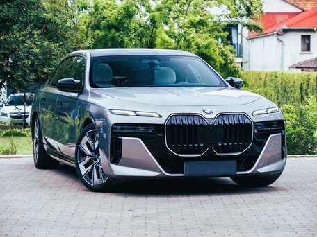 2025 BMW 7 серии 740d xDrive VII (G70), серебристый, 12560843 рублей, вид 1