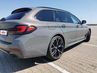 2021 BMW 5 серии 540d xDrive VII (G30/G31/G38) Рестайлинг, серый, 5777777 рублей, вид 2