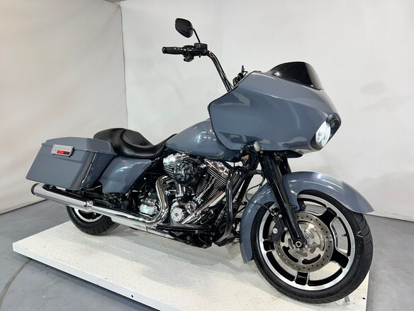 2012 Harley-Davidson Road Glide, серебристый, 760000 рублей - вид 2