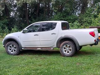 2014 Mitsubishi L200 IV Рестайлинг, белый, 3200000 рублей, вид 5