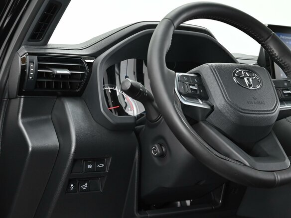 2023 Toyota Land Cruiser 300 Series, чёрный, 9900000 рублей - вид 18