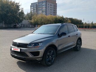 2016 Volkswagen Touareg II Рестайлинг, серый, 4300000 рублей, вид 1