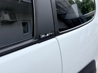 2023 Lada (ВАЗ) Niva Travel I, белый, 1280000 рублей, вид 5