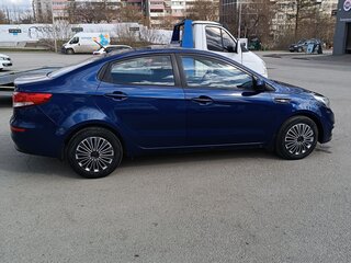 2015 Kia Rio III Рестайлинг, синий, 850000 рублей, вид 2