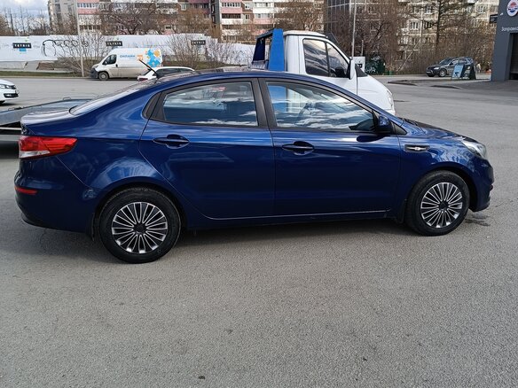2015 Kia Rio III Рестайлинг, синий, 850000 рублей - вид 1