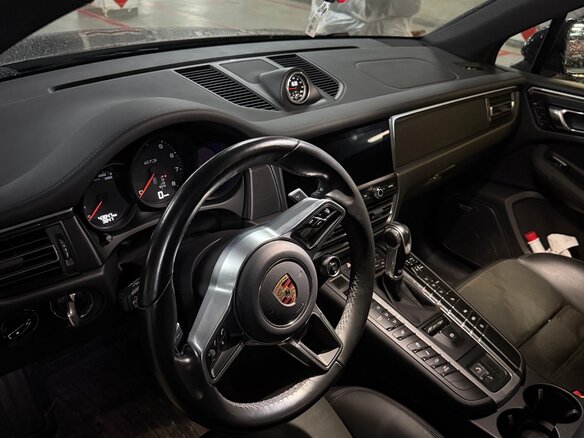 2021 Porsche Macan GTS I Рестайлинг, чёрный, 8200000 рублей - вид 4
