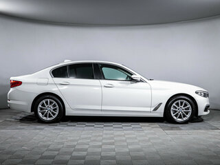 2020 BMW 5 серии 520d VII (G30/G31/G38), белый, 2690000 рублей, вид 4