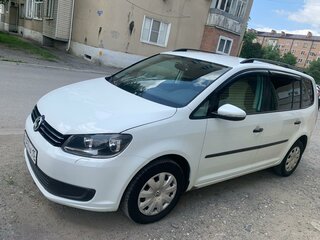 2014 Volkswagen Touran I Рестайлинг 2, белый, 850000 рублей, вид 1
