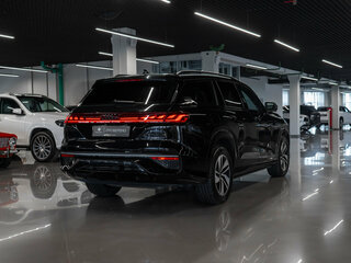 2023 Audi Q6 40 TFSI, чёрный, 5800000 рублей, вид 4