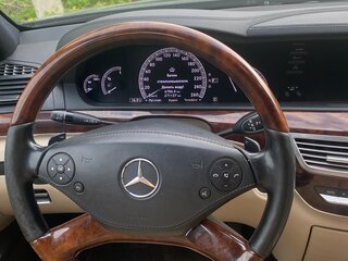 2010 Mercedes-Benz S-Класс 350 V (W221) Рестайлинг, чёрный, 1200000 рублей, вид 3