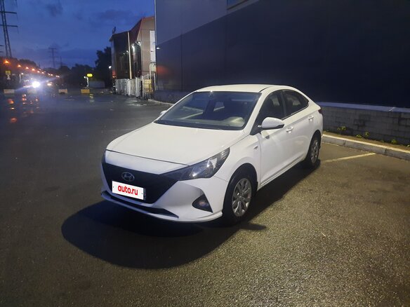 2021 Hyundai Solaris II Рестайлинг, белый, 1200000 рублей