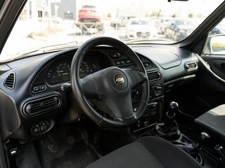 2018 Chevrolet Niva I Рестайлинг, серебристый, 687000 рублей, вид 5