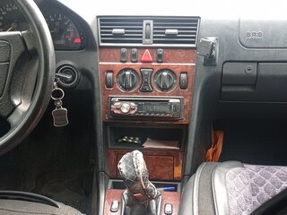 1999 Mercedes-Benz C-Класс 180 I (W202) Рестайлинг, серебристый, 330000 рублей, вид 4