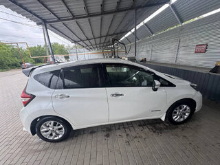 2019 Nissan Note e-Power II Рестайлинг, белый, 900000 рублей, вид 1