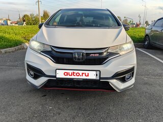 2018 Honda Fit III Рестайлинг, белый, 1500000 рублей, вид 5