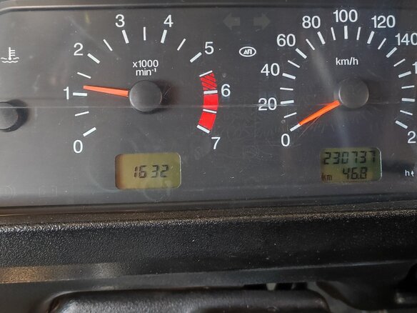 2016 Lada (ВАЗ) 2121 (4x4) Urban I Рестайлинг, белый, 500000 рублей - вид 5