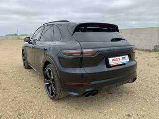 2020 Porsche Cayenne E-Hybrid III, чёрный, 9070000 рублей, вид 3
