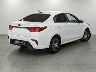 2020 Kia Rio IV, белый, 1290000 рублей, вид 5