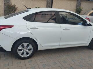 2021 Hyundai Solaris II Рестайлинг, белый, 1650000 рублей, вид 4