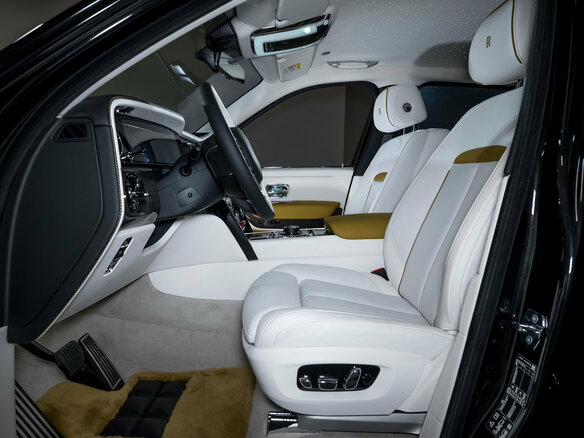 2025 Rolls-Royce Cullinan Black Badge I Рестайлинг (Series II), чёрный, 72000000 рублей - вид 18