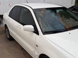 2005 Mitsubishi Lancer IX Рестайлинг, белый, 390000 рублей, вид 3