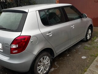 2011 Skoda Fabia II Рестайлинг, серебристый, 398000 рублей, вид 5