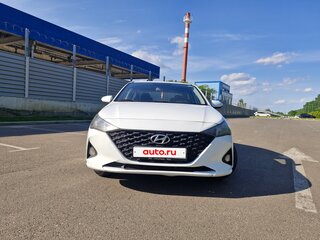 2020 Hyundai Solaris II Рестайлинг, белый, 850000 рублей, вид 2