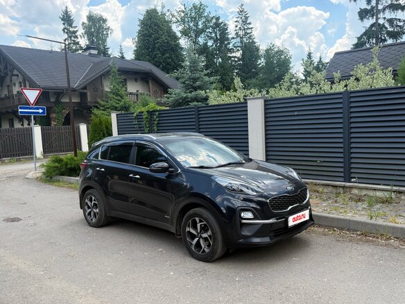 2021 Kia Sportage IV Рестайлинг, чёрный, 2580000 рублей - вид 1