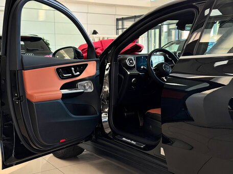 2026 Mercedes-Benz GLC 300 II (X254), чёрный, 10200000 рублей, вид 4