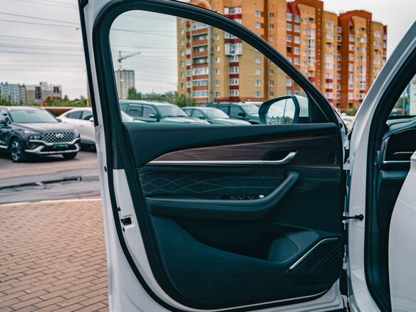 2026 Geely Monjaro I, белый, 4599990 рублей - вид 22
