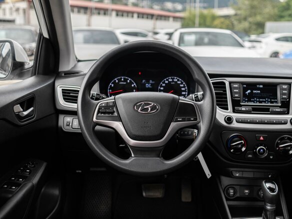 2019 Hyundai Solaris II, белый, 1415000 рублей - вид 11