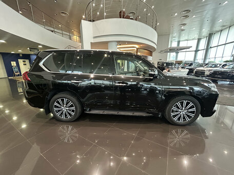 2017 Lexus LX 450d III Рестайлинг 2, чёрный, 7699000 рублей, вид 4