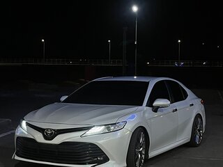 2020 Toyota Camry VIII (XV70), белый, 2200000 рублей, вид 1