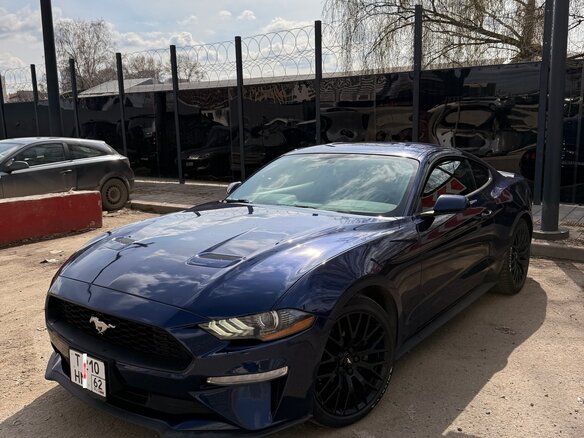 2018 Ford Mustang VI Рестайлинг, синий, 2790000 рублей