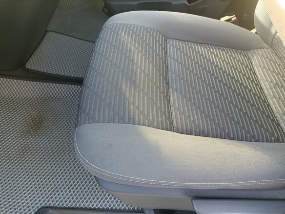 2010 Volkswagen Multivan T5 Рестайлинг, серебристый, 2600000 рублей - вид 24