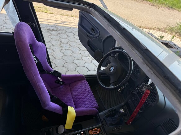 1993 BMW 3 серии 325i III (E36), белый, 810000 рублей - вид 3