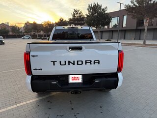 2022 Toyota Tundra Double Cab III, белый, 6990000 рублей, вид 4
