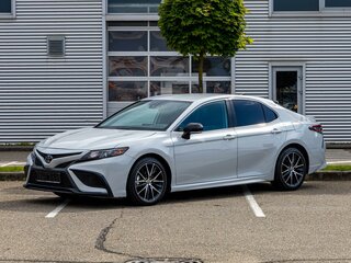 2022 Toyota Camry US Market VIII (XV70) Рестайлинг, белый, 3195000 рублей, вид 1