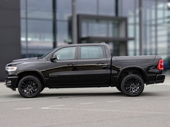 2026 Ram 1500 Crew Cab V Рестайлинг, чёрный, 11690000 рублей - вид 3