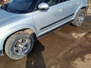2014 Skoda Yeti I, серебристый, 800000 рублей, вид 4